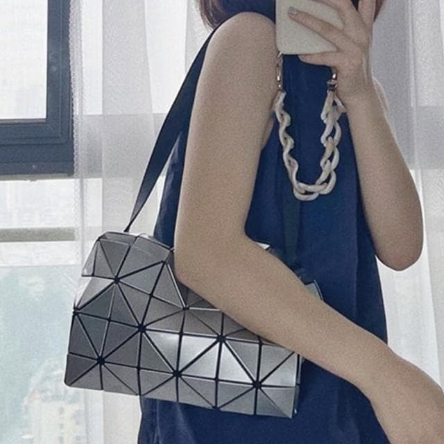 【LEESA】菱格包包\小方包\小包包\便攜包\隨身小包\幾何包包\可愛包包\個性包包\交換禮物\側背包