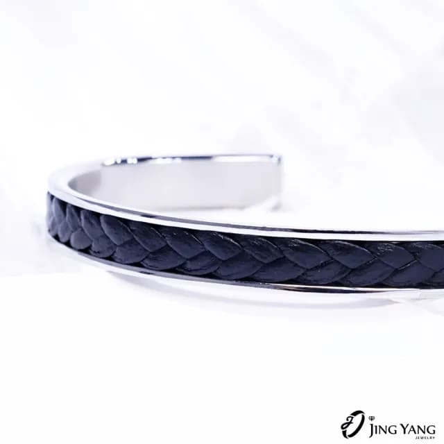 【JING YANG 晶漾】白鋼男手鐲黑牛皮開口手環(生日禮物、送禮)