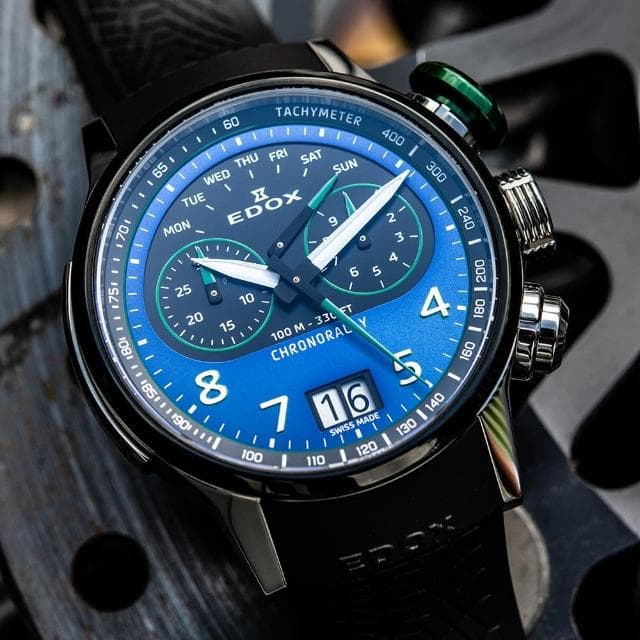 【EDOX 伊度】140周年 BMW 摩托車紀念錶 鈦金屬大日期計時手錶 送禮 禮物 推薦(E38003.TINV.BUNV)