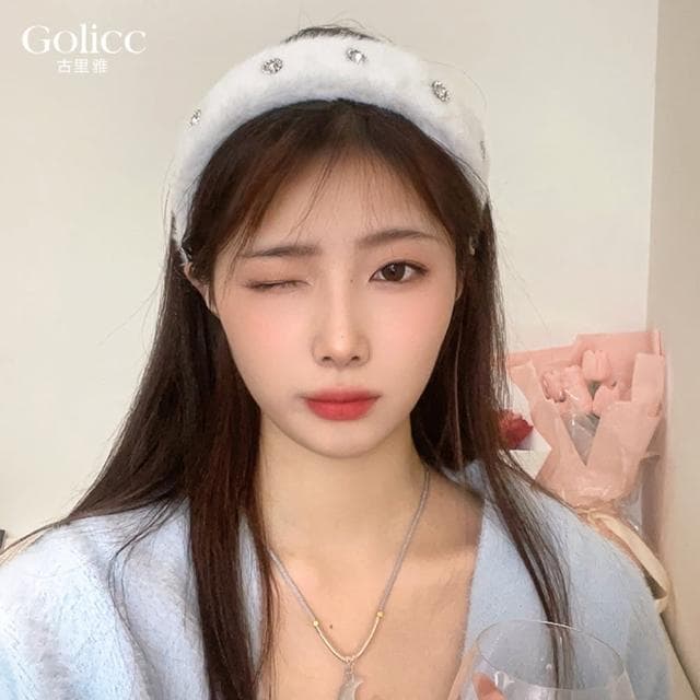 【Golicc】髮箍小香風 水鑽 絨毛 寬版(母親節 生日 情人節 髮飾 頭飾 鯊魚夾 抓夾 禮物)