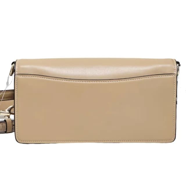 【COACH】ELIZA 素面全皮橢圓皮釦皮革翻蓋閉合設計斜背手袋(奶茶色/贈原廠防塵袋紙袋送禮)