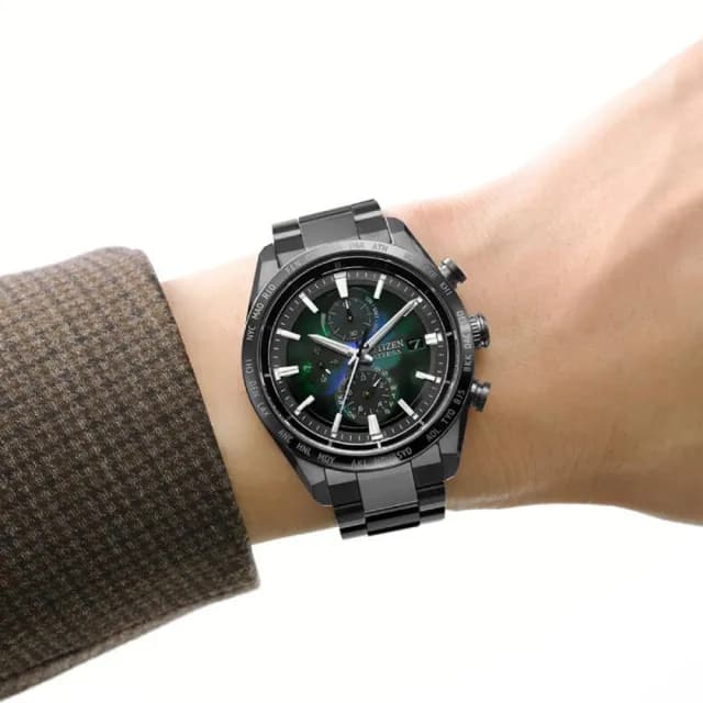 【CITIZEN 星辰】ATTESA 宇宙幻彩 光動能 電波錶 鈦金屬 男錶 禮物 推薦(AT8286-65E)
