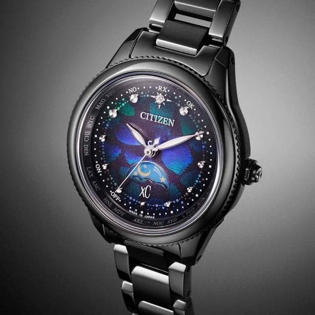 【CITIZEN 星辰】xC Hebe田馥甄 廣告配戴 100週年 宇宙幻彩 電波光動能腕錶 母親節 禮物 推薦(EE1008-56E)