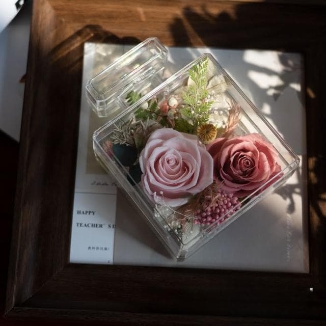 【House Deco 吾所飾室】創香水瓶玫瑰永生花擺飾(生日實用送媽媽老師女友禮物)