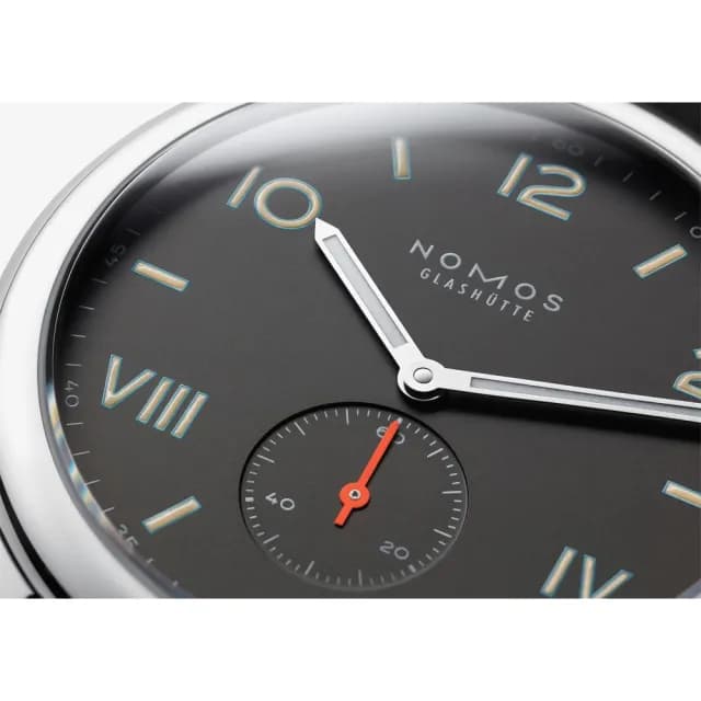 【NOMOS】Club系列 手動上鍊 小秒針 時尚機械腕錶 畢業禮物 送禮 推薦 38.5mm(738)