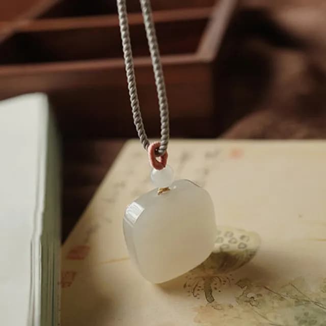 【LEESA】情人節禮物 七夕 方塊和田玉墜鍊\項鍊\繩鏈\玉項鍊\白玉吊墜\玉石項鍊\簡約項鍊\佛珠項鍊\招財項