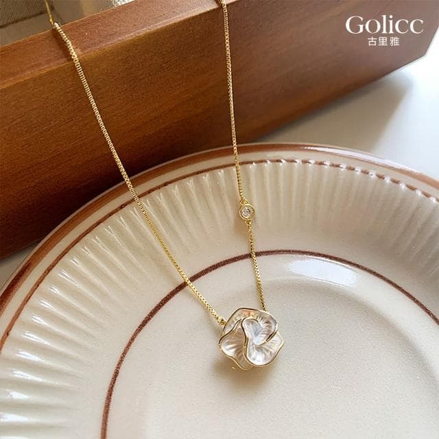 【Golicc】高級感白色立體花鎖骨鍊(母親節 生日 情人節 鎖骨鍊 項鍊 飾品 禮物)