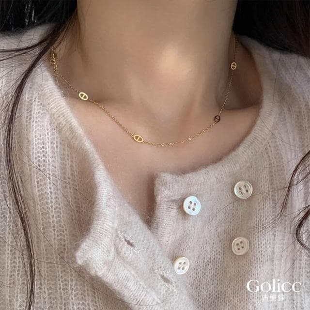 【Golicc】時尚 金色小豬鼻 細緻鎖骨鍊(母親節 生日 情人節 鎖骨鍊 項鍊 飾品 禮物)