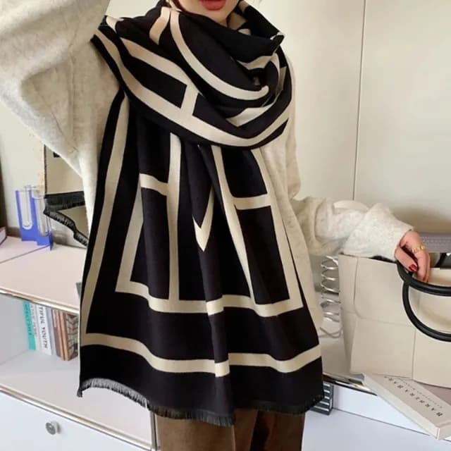 【橘魔法】復古幾何雙面薄款圍巾(雙面可圍 披肩 披巾 圍脖 毯子 大人 配件 寒流 保暖 交換禮物)