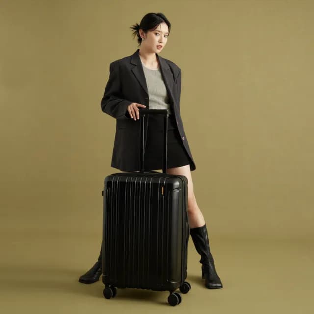 【SWISS STYLE】BERMAS 戰艦箱二代20吋 - 日本Hinomoto頂規靜音飛機輪 可擴充行李箱 登機箱(三色任選)