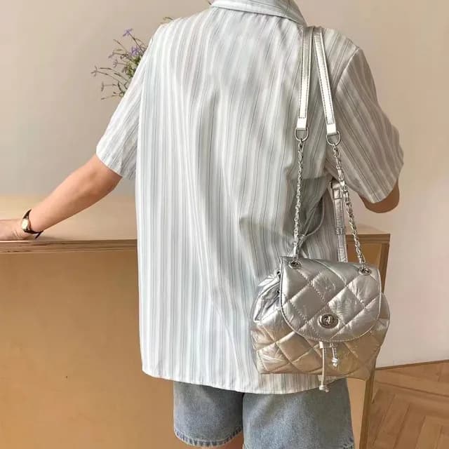 【LEEHER】情人節禮物 鍊條後背包/菱格背包/小香風/小背包/後背包/銀色包包/韓國包包/可愛包包/隨身小包/時