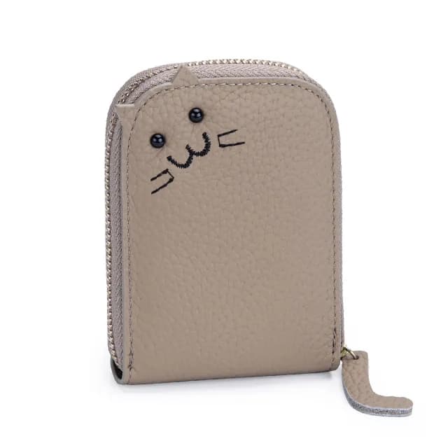 【達賀尊爵】頭層牛皮女士可愛小卡包新款時尚刺繡貓咪零錢包(卡套大容量多卡位)