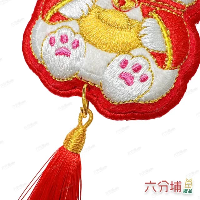 【六分埔禮品】立體刺繡白招財貓吊飾-單入(春節擺飾過年新年快樂蛇年居家配件裝飾春節小物招財貓金元寶)