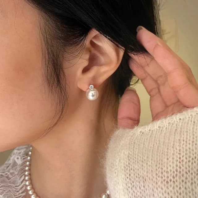 【MISS KOREA】無耳洞耳環 耳夾 夾式耳環/韓國設計溫柔氣質美鑽光澤珍珠夾式耳環(2色任選)