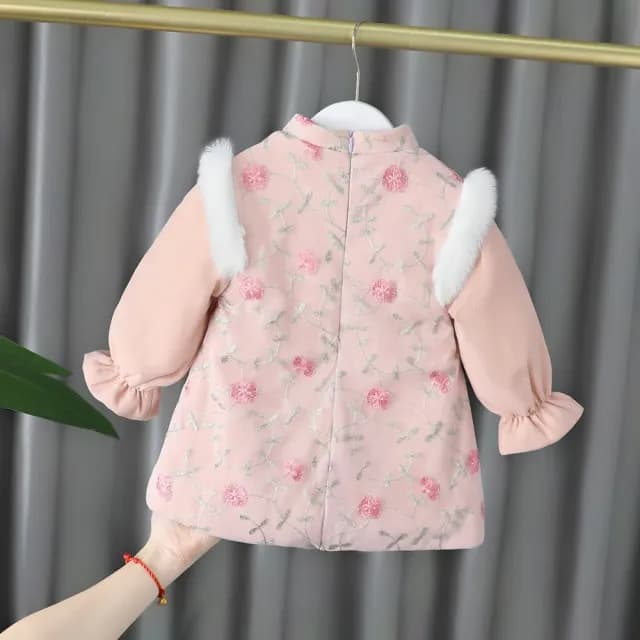 【橘魔法】花草刺繡毛邊長版上衣(洋裝 中國風 旗袍裝 過年 喜宴 唐裝 新年 新衣 拜年服 女童 童裝 兒童)