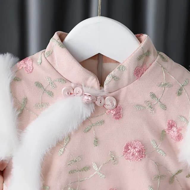 【橘魔法】花草刺繡毛邊長版上衣(洋裝 中國風 旗袍裝 過年 喜宴 唐裝 新年 新衣 拜年服 女童 童裝 兒童)