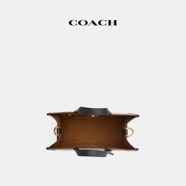 【COACH】蔻馳官方直營 FIELD COACH徽章撞色30號托特手袋-B4/粉筆白色 混合色(CZ335)