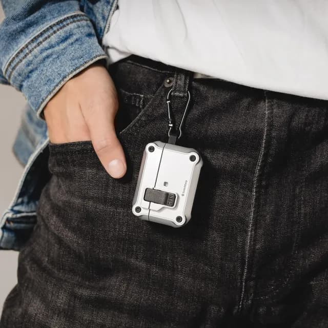 【SwitchEasy 魚骨牌】Rugged Shield AirPods 4 耳機保護殼(按壓磁鐵鎖扣安全便利)