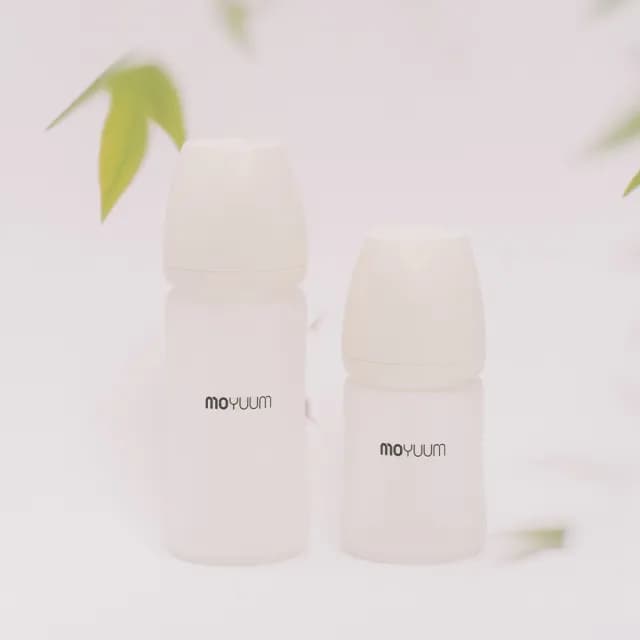【MOYUUM】韓國 寬口矽膠玻璃奶瓶-雲朵白(150ml)
