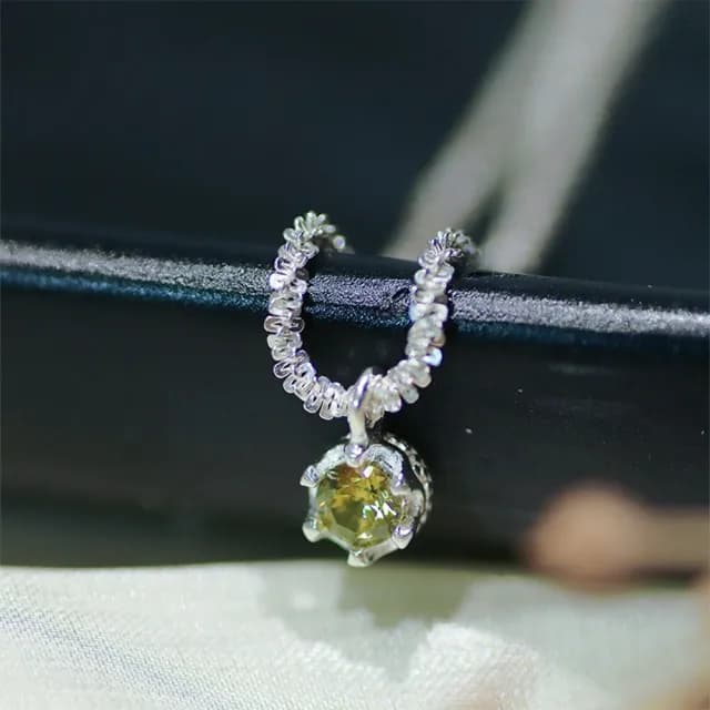 【LEEHER】吊飾/鎖骨鏈/925純銀項鍊/項鍊/送女生/生日禮物/滿天星項鍊/項鍊女/ins風/綠鋯石/