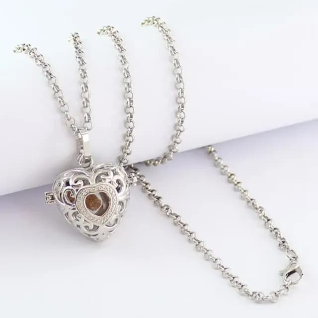 【溫柔紀念】留在我心 鏤空玻璃可裝吊墜項鍊(新年許願紙 經文 胎毛紀念 寵物骨灰 幸運飾品 開運)