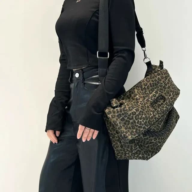 【LEESA】情人節禮物 包包\手提包\單肩包\豹紋帆布包\大容量包包\斜背包\豹紋包包\帆布包\水桶包\生日禮物\