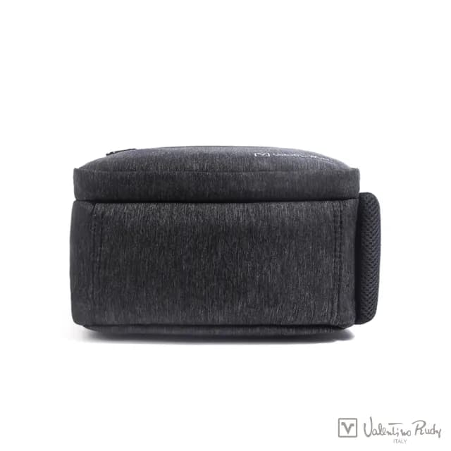 【Valentino Rudy 范倫鐵諾.路迪】日系多隔層機能收納休閒橫式斜背/側背包(七夕情人節禮物 送禮 男包)