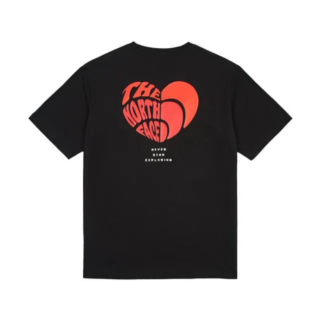 【The North Face】TNF  心型LOGO印花短袖T恤 U RLX VDAY S/S TEE GRAPHIC - AP 男 女 黑(NF0A8D7UJK3)