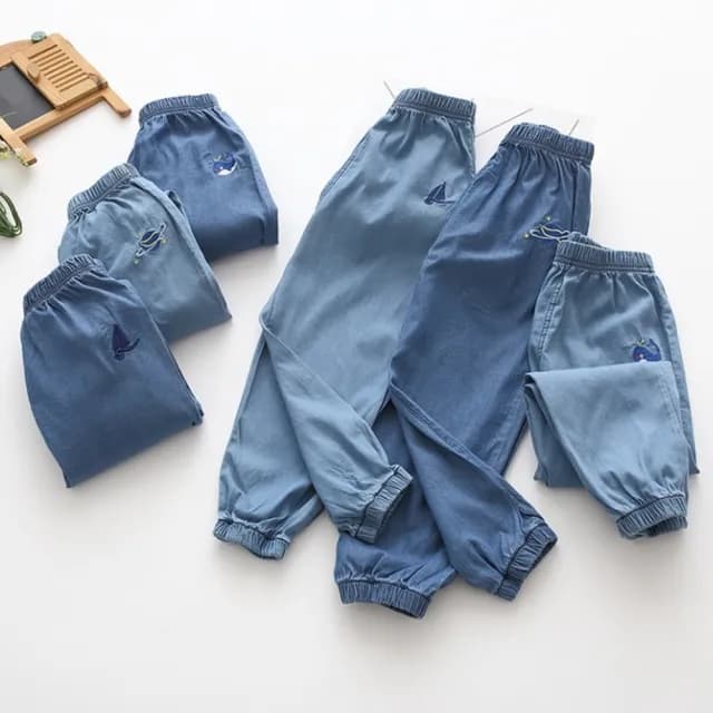 【橘魔法】輕薄水洗刺繡牛仔褲(縮口長褲 防蚊褲 大童 長褲 沙灘褲 空調褲 男童 女童 兒童 童裝)