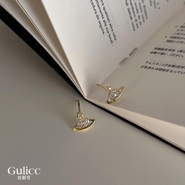 【Golicc】耳環 輕奢滿鑽 迷你土星(飾品 耳飾 耳釘 耳扣 耳環 禮物 母親節 小資節稅節)