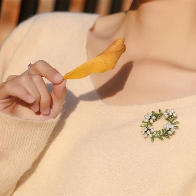 【Penny珮妮】森林系復古文藝珍珠花環胸針別針(母親節 送女友 交換禮物  生日禮 情人節 尾牙 新年 結婚)