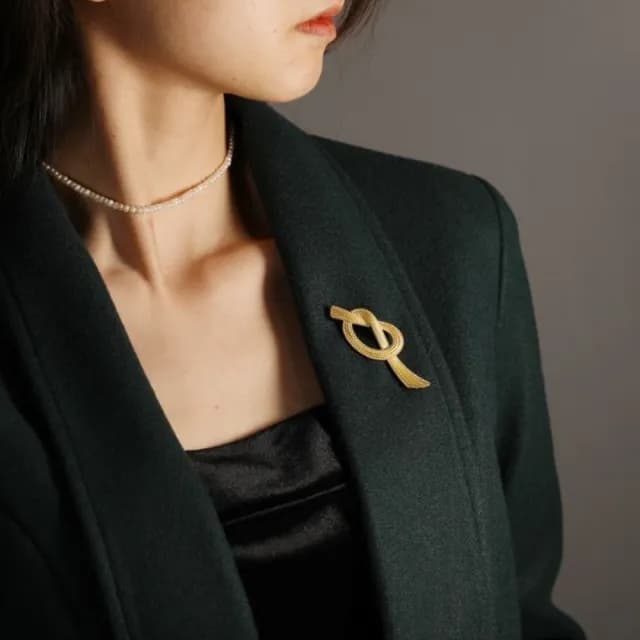 【Penny珮妮】英倫風打結麻花胸針別針(母親節禮物 送女友 交換禮物  生日禮 情人節 尾牙 新年 結婚)