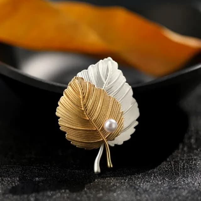 【Penny珮妮】雙色啞金啞銀樹葉珍珠胸針別針(母親節禮物 送女友 交換禮物  生日禮 情人節 尾牙 新年 結婚)