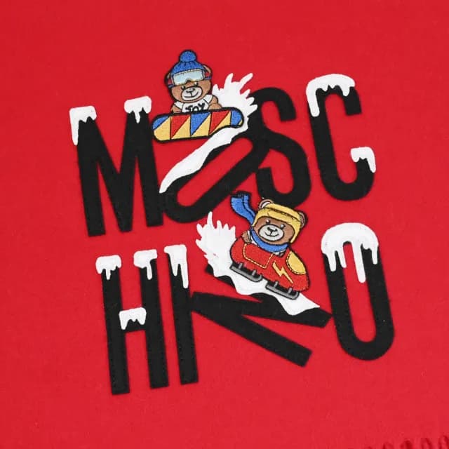 【MOSCHINO】品牌LOGO滑雪小熊純羊毛流蘇保暖披肩長圍巾(紅)