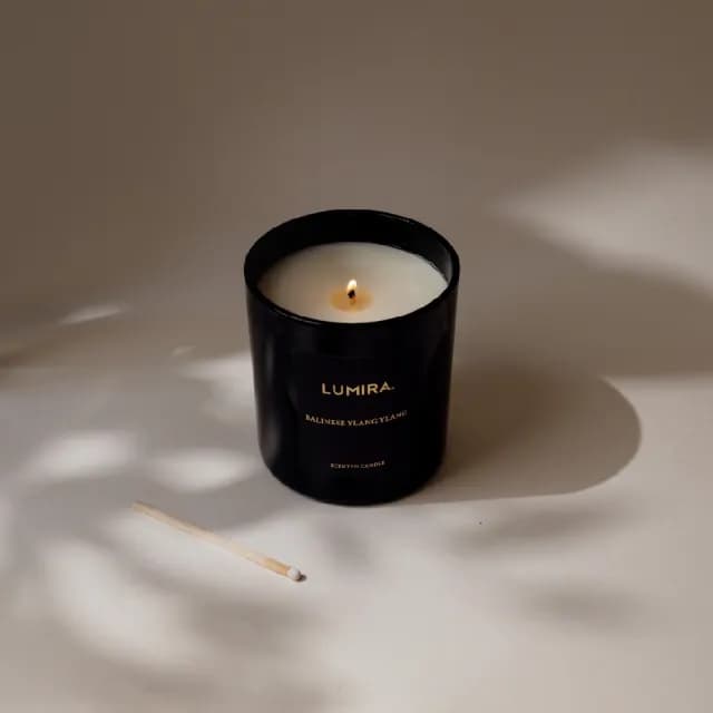 【LUMIRA】經典黑瓶蠟燭 Balinese Ylang Ylang 峇厘島依蘭依蘭 300g