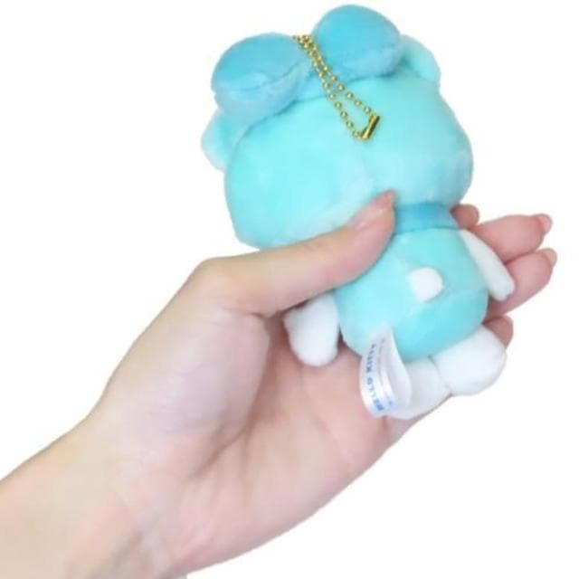 【小禮堂】母親節禮物 Sanrio 三麗鷗 Hello Kitty 絨毛玩偶吊飾 淺藍綠熊裝 變裝50週年(平輸品)