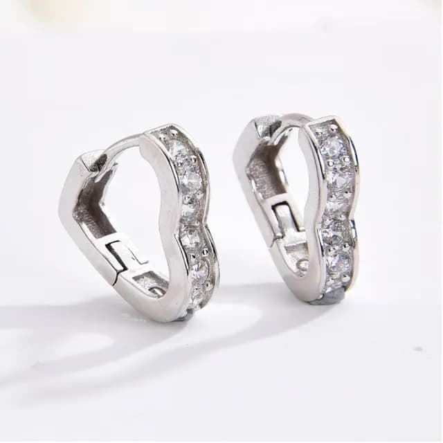 【微鑽浪漫】S925純銀愛心鋯石耳扣1對(銀針 耳骨環 氣質 飾品 耳飾 耳釘 耳針 耳環 首飾 情人節 送禮物)