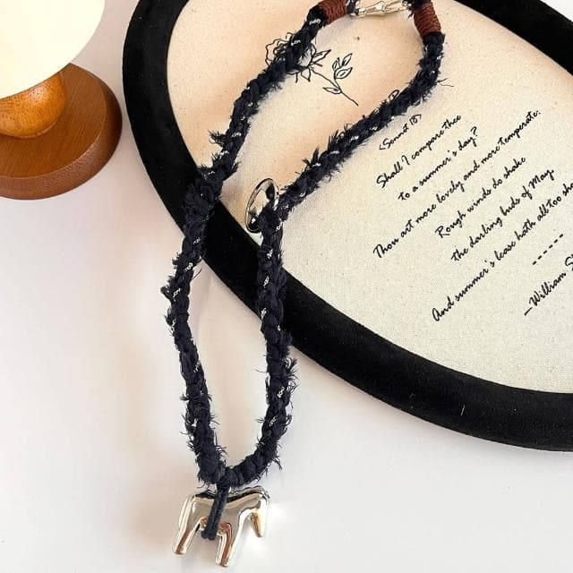 【MoonDy】飾品 項鍊 女生項鍊 禮物 木馬 小馬 牛仔 手工編織 毛衣項鍊 長項鍊 情侶項鍊 生肖項