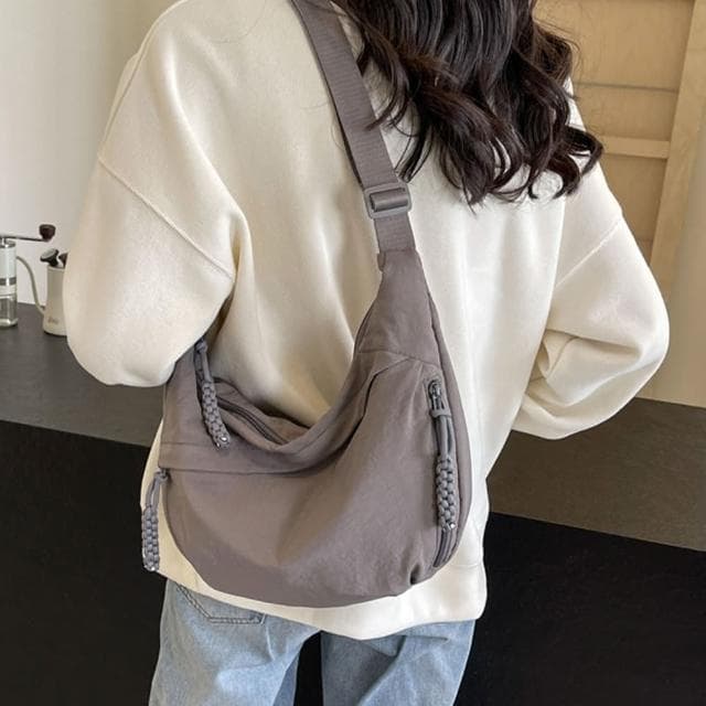 【LEEHER】女生/包包/水餃包/hobo包/黑色包/尼龍斜背包/斜背水餃包/月亮包/單肩包/白色包包/禮物