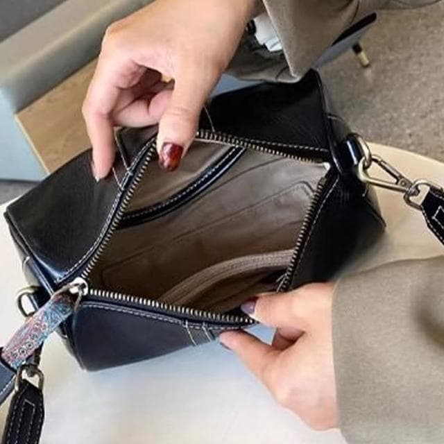 【LEESA】母親節禮物 牛皮包\包包\單肩包\側背包\真皮包包\枕頭包\圓筒包\韓國包包\可愛包包\側背小包\紅色