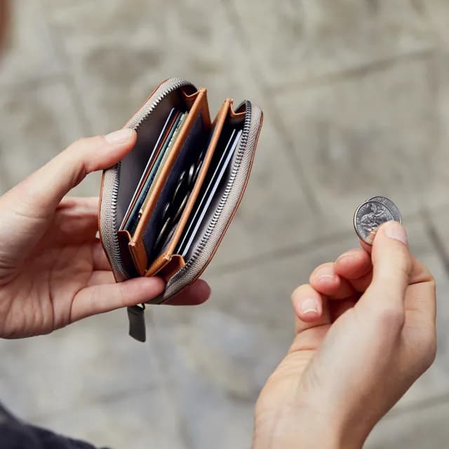 【Bellroy 官方直營】Folio Mini 真皮迷你拉鍊錢包 - RFID防盜(經典黑)
