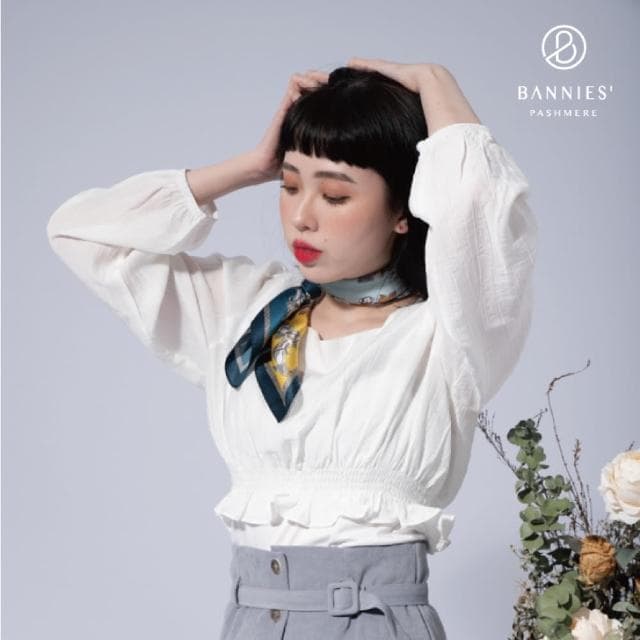 【BANNIES】法式蠶絲方巾｜克洛伊之語 藍(親膚 蠶絲 領巾 絲巾)