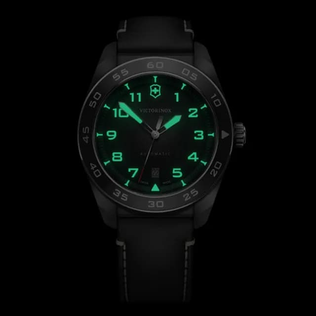 【VICTORINOX 瑞士維氏】Swiss Army 啞光 浮雕數字 機械錶 男錶 送禮 禮物推薦(VISA-242044)