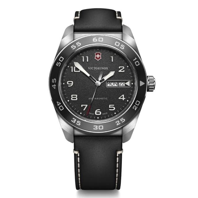 【VICTORINOX 瑞士維氏】Swiss Army 啞光 浮雕數字 石英錶 男錶 送禮 禮物推薦(VISA-242041)