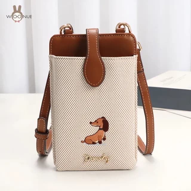 【WOONUE】日系可愛臘腸狗刺繡女包手機包零錢包斜背包旅行背包(閨蜜老婆女友媽媽生日聖誕交換禮物)