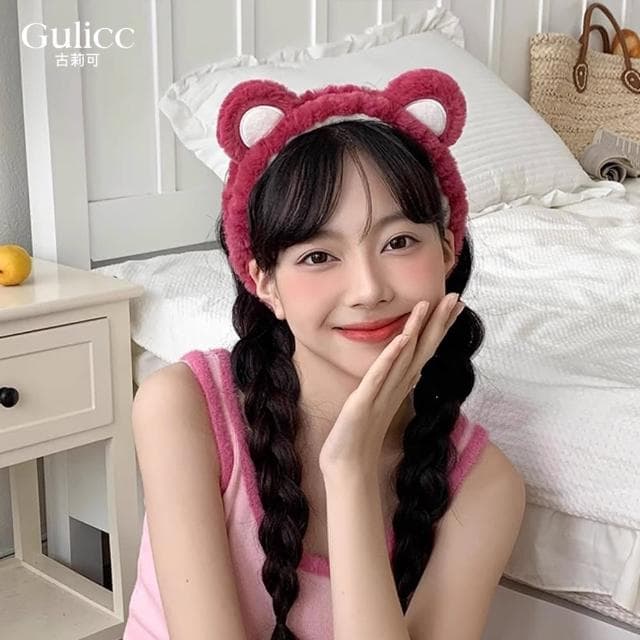 【Golicc】髮帶 可愛草莓熊 毛絨洗臉髮箍(618 七夕 情人節 生日 髮飾 頭飾 鯊魚夾 抓夾 禮物)