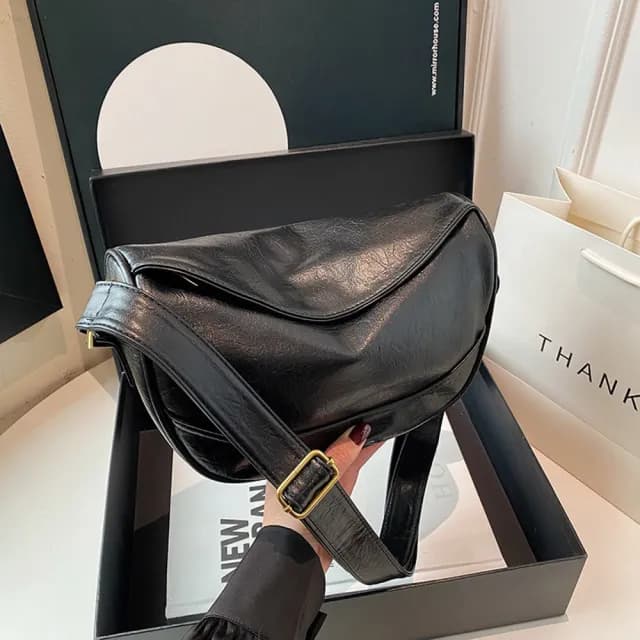情人節禮物 日韓水漾 百搭時尚斜背包單肩餃子包復古包通勤女包 (女包)