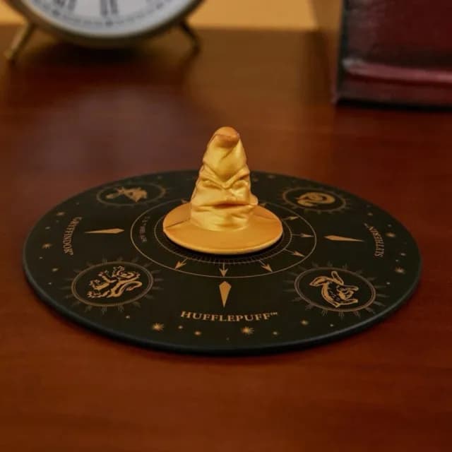 【Harry Potter 哈利波特】週邊正版授權聯名魁地奇金探子紅色矽膠杯蓋(時尚質感裝飾杯子聖誕交換生日禮物)