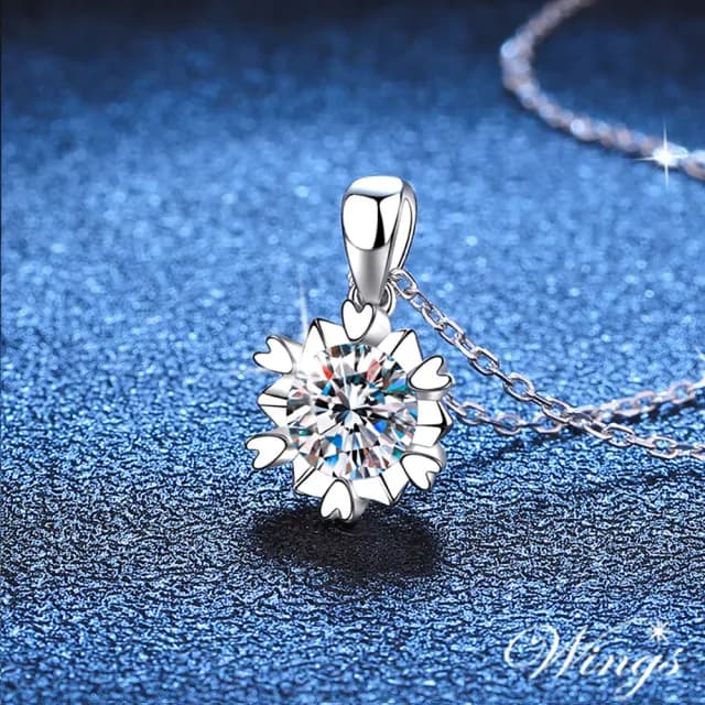 【WINGS】莫桑鑽 925純銀項鍊《冰晶雪花》 一克拉 八心八箭(七夕 情人節 女生禮物送禮 生日)