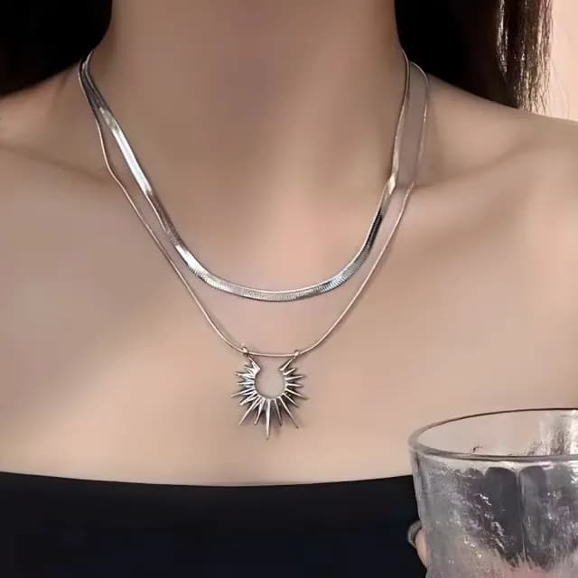 【質感生活】鈦鋼雙層太陽花項鍊(吊墜 毛衣鍊 配件 男 女 長鏈 長項鍊 生日禮物)